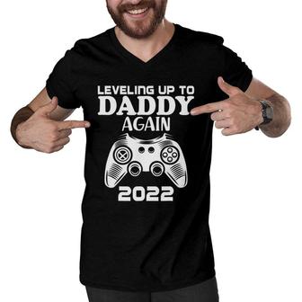 Leveling Up To Daddy Again 2022 Dad Pregnancy Announcement Men V-Neck Tshirt | Mazezy