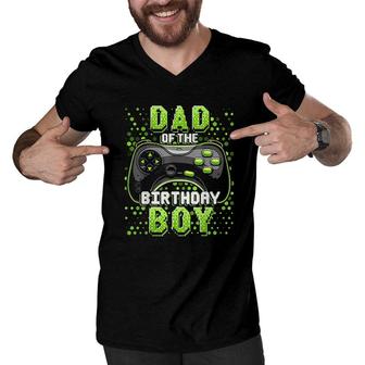 Mens Dad Of The Birthday Boy Matching Video Gamer Birthday Party Green Men V-Neck Tshirt - Seseable