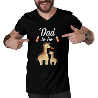 Mens Dad To Be Giraffe Baby Shower Cute Animal Men V-Neck Tshirt | Mazezy