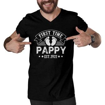 Mens First Time Pappy Est 2022 Father's Day Men V-Neck Tshirt | Mazezy