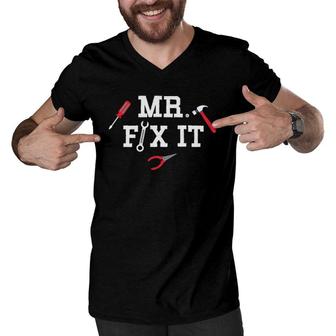 Mr Fix It Father's Day Hand Tools Papa Daddy Men V-Neck Tshirt | Mazezy