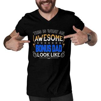Stepdad This Is What An Awesome Bonus Dad Looks Like Thumbs Up For Father's Day Men V-Neck Tshirt | Mazezy