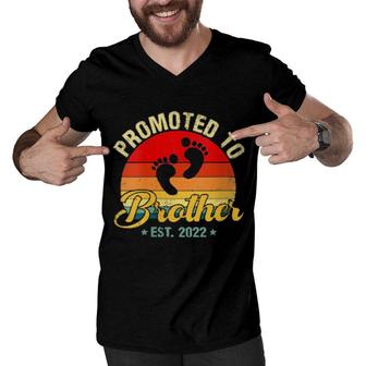 Vintage Promoted To Brother 2022 Fathers Day Brother Men V-Neck Tshirt | Mazezy