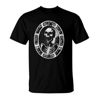 17 Century Skeleton Skull Engraving Remember Death T-Shirt | Mazezy
