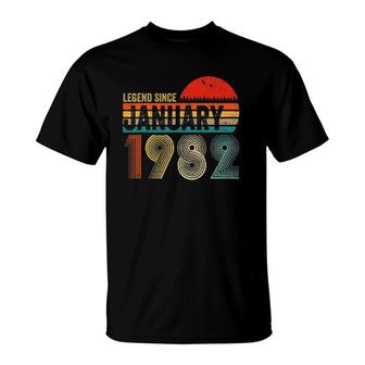 39 Years Old Retro Birthday Gift Legend Since January 1982 Ver2 T-Shirt | Mazezy