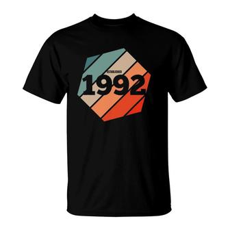 Established 1992 Vintage 30Th Birthday Gift Retro Est 1992 Ver2 T-Shirt | Mazezy