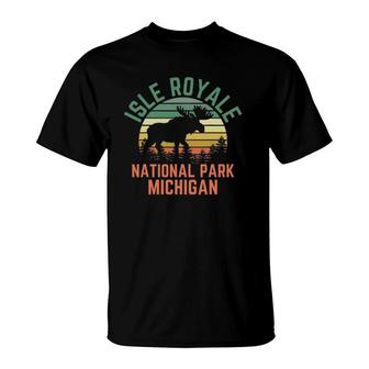 Isle Royale National Park Michigan Moose Hiking Nature Retro T-Shirt | Mazezy