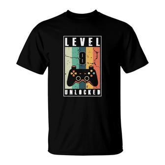 Level Unlocked 9 9Th Birthday Vintage Gamer T-Shirt - Seseable