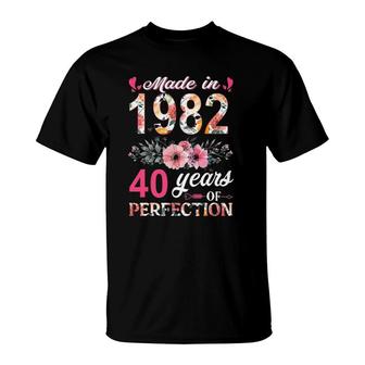 Made In 1982 Floral 40 Years Old 40Th Birthday Gifts Women T-Shirt | Mazezy