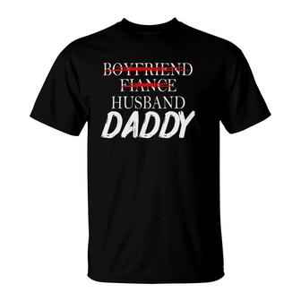 Mens Boyfriend Fiance Husband Daddy Fathers Day Gift T-Shirt | Mazezy AU