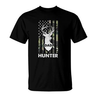 Mens Deer Hunter Dad Fathers Day Hunting American Flag Camo Papa T-Shirt | Mazezy