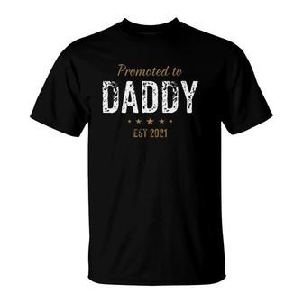 Mens Promoted To Daddy Est 2021 New Gift For Dad T-Shirt | Mazezy