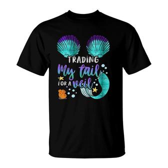 Mermaid Bride Matching Bachelorette Trading Tail Veil T-Shirt | Mazezy