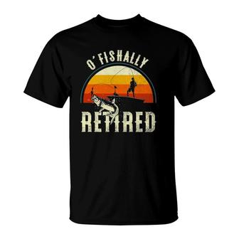 Ofishally Retired 2022 Fishing Retro Retirement Dad Men T-Shirt | Mazezy