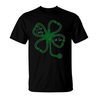 One Lucky Lab Tech St Patricks Day T-Shirt | Mazezy