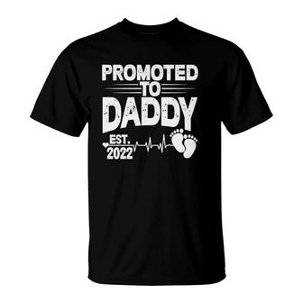 Promoted To Daddy 2022 First Time Father New Dad Father's Day T-Shirt