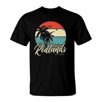 Redlands California Retro Gift For Men Women T-Shirt | Mazezy