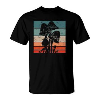 Retro Mushroom Hunter Foraging - Forager Vintage Mushroom T-Shirt | Mazezy
