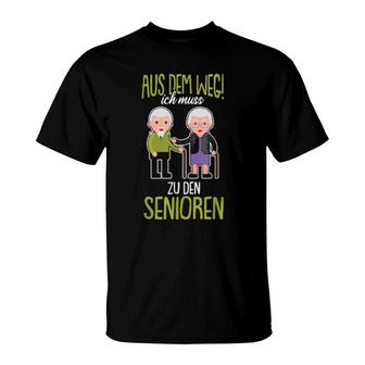 Seniors With German Text Career T-Shirt | Mazezy