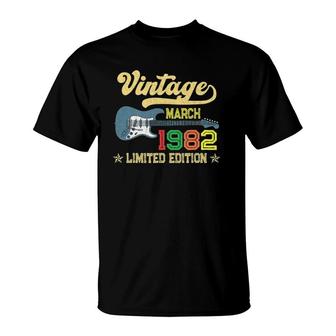 Vintage March 1982 Bday Gifts Guitar Lovers 40Th Birthday T-Shirt | Mazezy