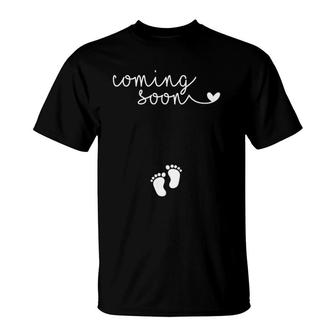 Womens Pregnancy Announcement For Pregnant Mom To Announce Pregnant V-Neck T-Shirt | Mazezy