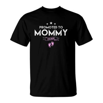 Womens Promoted To Mommy 2022 Of Girl First Time Mother New Mom T-Shirt | Mazezy