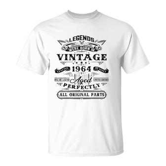 58Th Birthday Gift For Legends Born 1964 58 Yrs Old Vintage T-Shirt | Mazezy