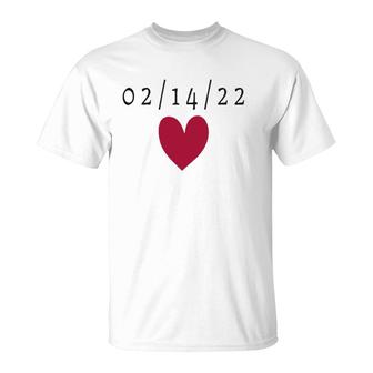 Minimalistic Girls Valentine's Day Love Heart And Date Kids T-Shirt | Mazezy
