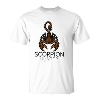 Scorpion Hunter Outdoor Hunting Mens Gift T-Shirt | Mazezy