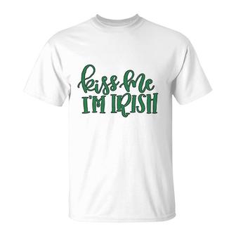 St Patricks Day Irish Kiss Me T-Shirt | Mazezy