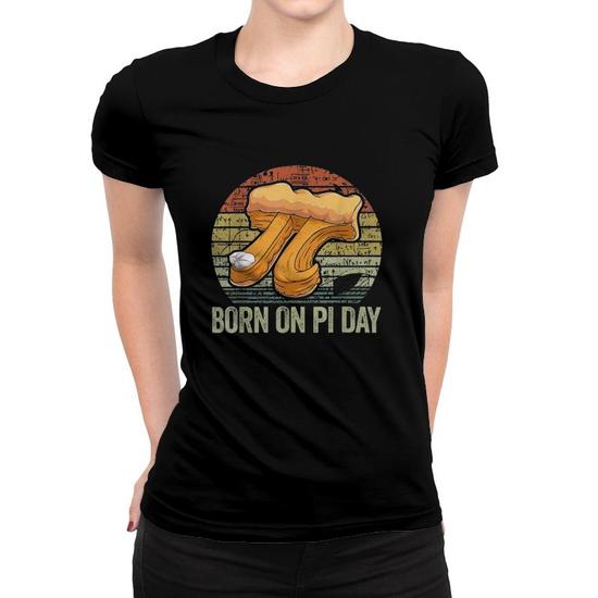 Born on Pi Day Funny Happy Birthday Nerd Math Teacher Women T-Shirt