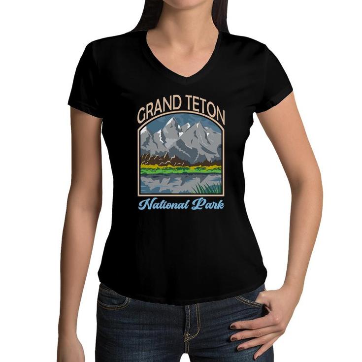 Vintage Retro Grand Teton National Park Travel Adventure Women V-Neck T-Shirt