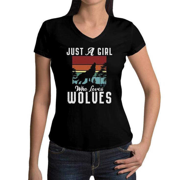Just A Girl Who Loves Wolves Gift Animal Lover Vintage Women V-Neck T-Shirt