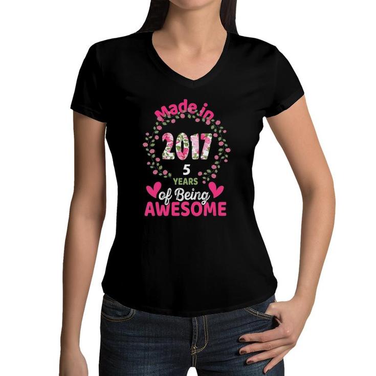 Kids 5 Years Old 5Th Birthday Born In 2017 Women Girls Floral Women V-Neck T-Shirt