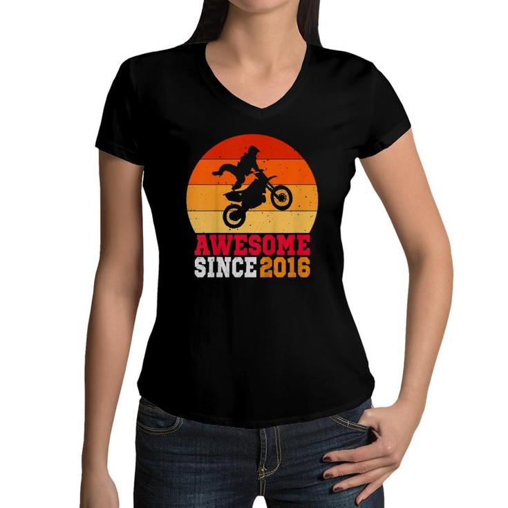 Kids 5Th Birthday Dirt Bike 5 Years Old Vintage Retro Motocross Women V-Neck T-Shirt