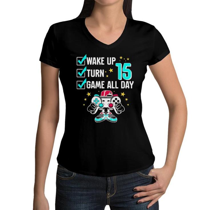 Teen Boy Girl Gamer Birthday 15 Years Old Level 15 Unlocked  Women V-Neck T-Shirt