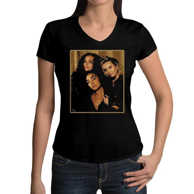  Three Girls Friends With Old Vibes  Women V-Neck T-Shirt