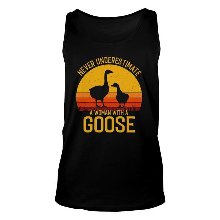 Mens Goose - Never Underestimate A Woman With A Goose Unisex Tank Top