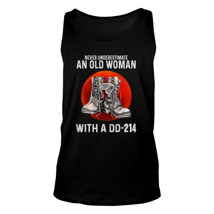 Never Underestimate An Old Woman With A Dd-214 Veteran Tank Top