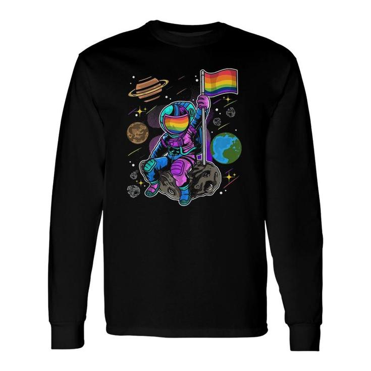 Lgbt Astronaut With Rainbow Pride Flag Sitting On The Moon Raglan Baseball Tee Long Sleeve T-Shirt T-Shirt