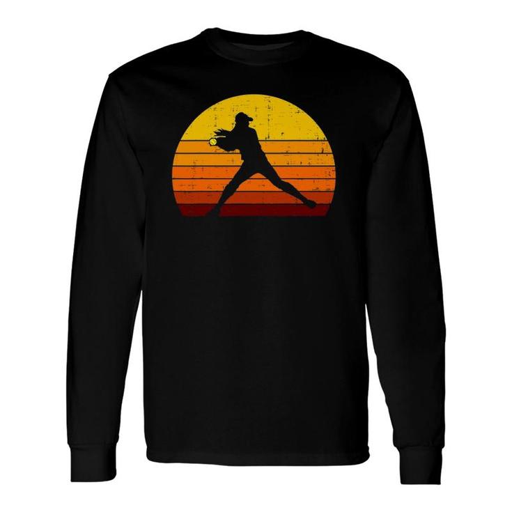Vintage Softball Pitcher Retro Softball Player Long Sleeve T-Shirt T-Shirt