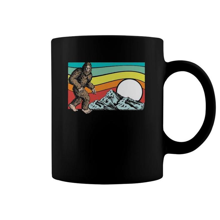 Bigfoot Retro Mountains 80S Sasquatch Outdoor Nature Design Coffee Mug