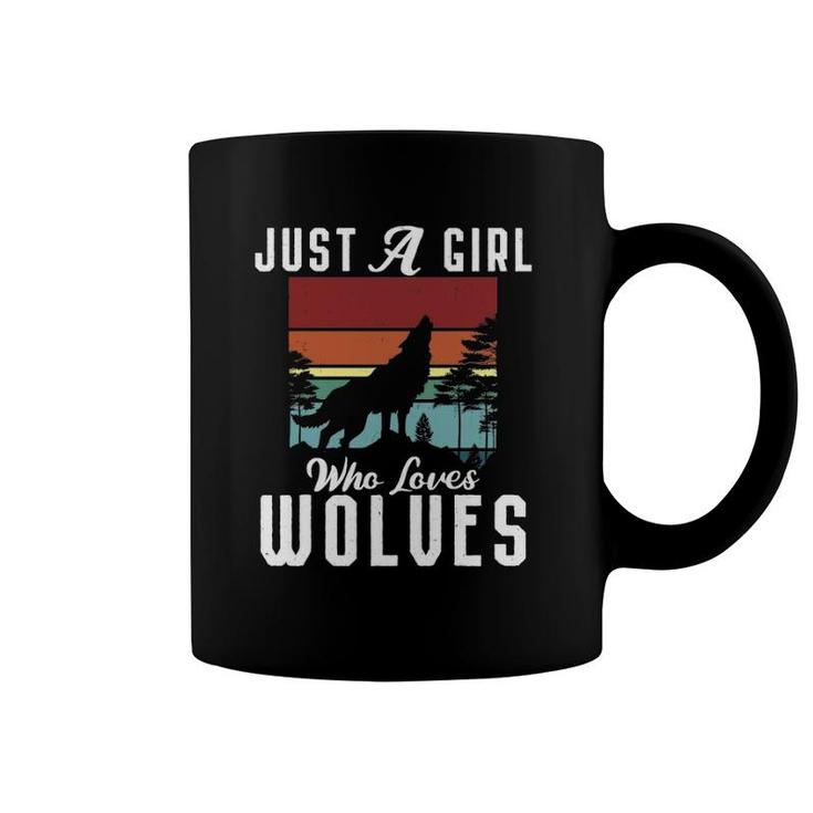 Just A Girl Who Loves Wolves Gift Animal Lover Vintage Coffee Mug