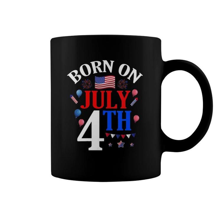 Womens Born On July 4Th Birthday Independence Day Women Men V-Neck Coffee Mug