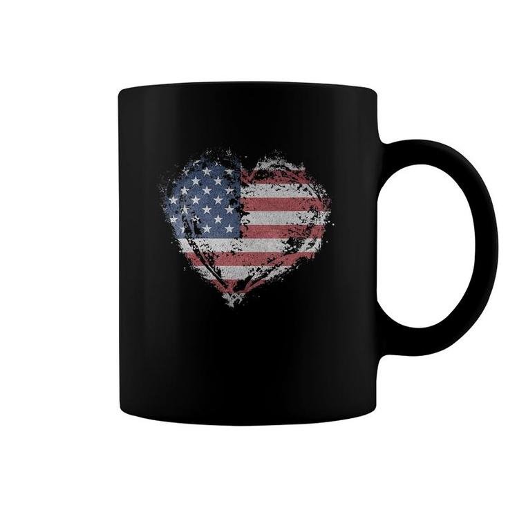 Womens Vintage Heart American Flag Usa Patriotic 4Th Of July V-Neck Coffee Mug