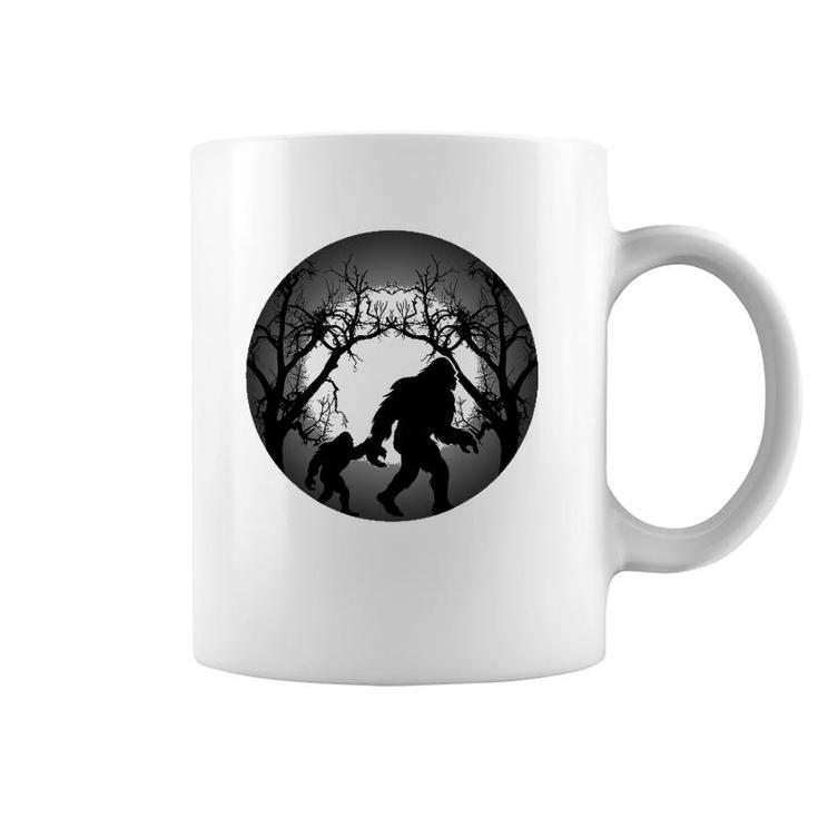 Bigfoot And His Son Wild Outdoor Yeti Father's Day Gift Coffee Mug