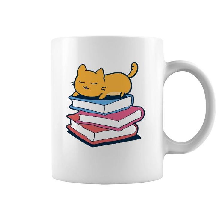 Cute Cat Sleeping On Book Bookworm Librarian Gift Coffee Mug