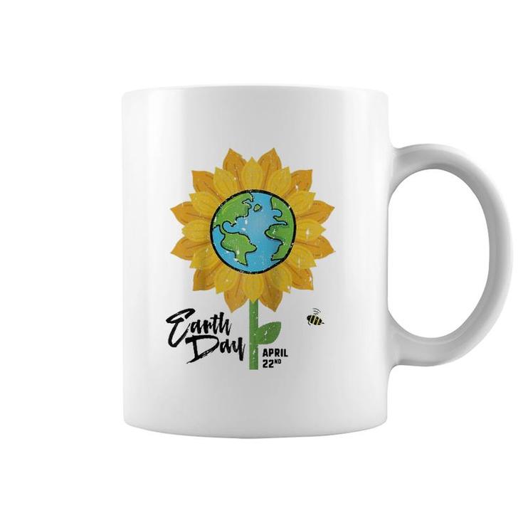 Earth Day April 22 Cute Sunflower Bumble Bee Raglan Baseball Tee Coffee Mug