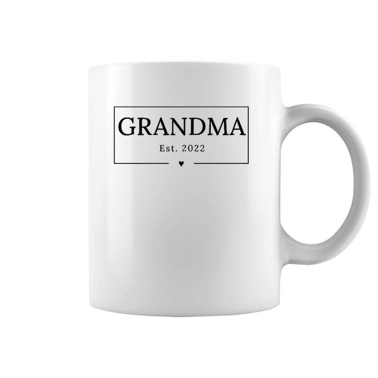 Womens Grandparents Grandma To Be Est 2022 And Future Grandmother Coffee Mug