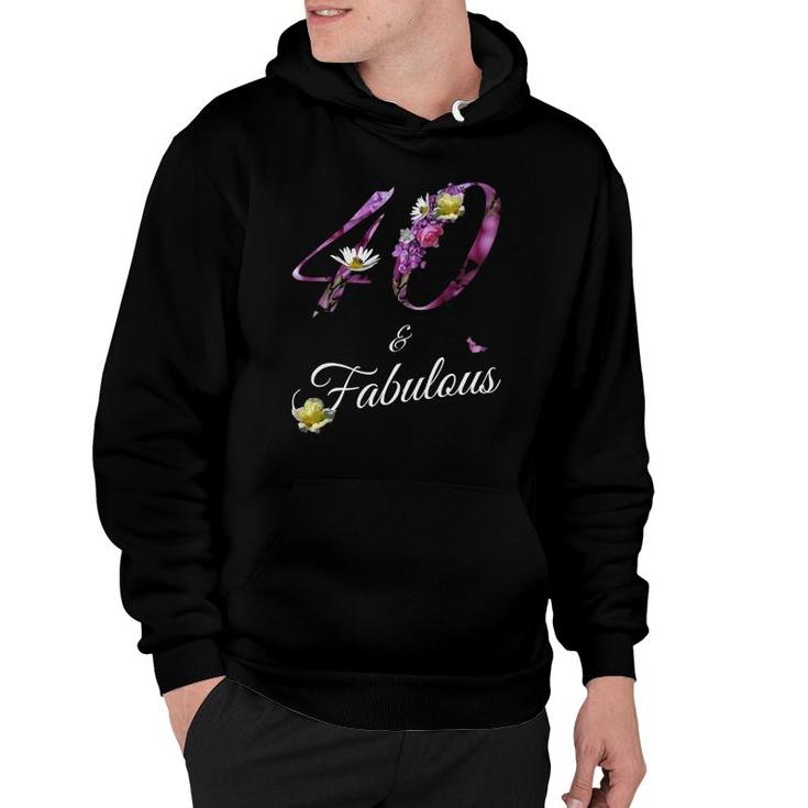 40 Years Old Tee 40 & Fabulous Floral Decor 40Th Birthday Gift Hoodie